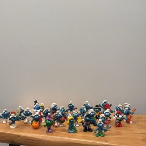 Lot of 28 vintage smurf collection
